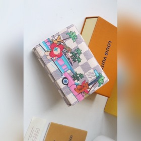 LV VICTORINE Кошелек Артикул： M60478 Рождественский дизайн с бе