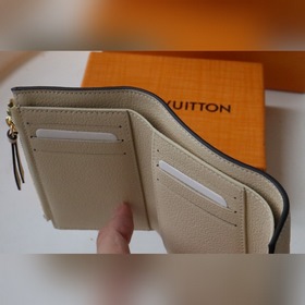 LV [Кошелек] Артикул： M80086 Бежевый Этот кошелек изготовлен из 
