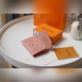 LV Артикул： M64060 Элегантный и практичный компактный кошелек Эт