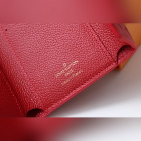LV Артикул： M64060 Элегантный и практичный компактный кошелек Эт