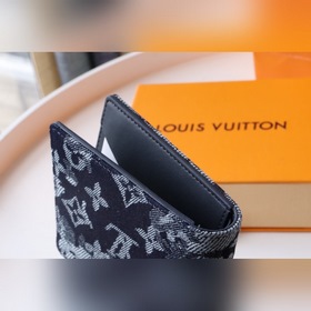 LV Артикул： M80031  Короткий кошелек из ткани Monogram Tapestry