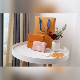 LV Juliette Кошелек Артикул： M81212 Изготовлен из классической т