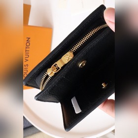 LV Короткий кошелек Артикул： M81212 Изготовлен из классической т