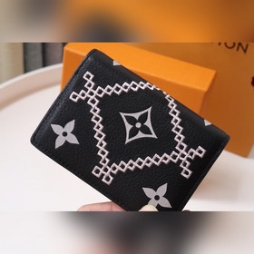 LV Короткий кошелек Артикул： M81212 Изготовлен из классической т