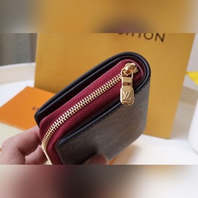 LV Lou Кошелек Артикул： M81461 Изготовлен из парусины, с контрас