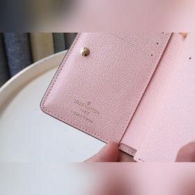LV Lou Модель： M81461 Кожа с цветочным узором. Кошелек имеет ко