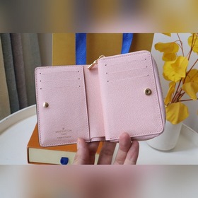 LV Lou Модель： M81461 Кожа с цветочным узором. Кошелек имеет ко