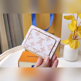 Специальная версия кошелька LV Lou Модель： M81527 Это одна из мод