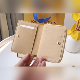 Специальная версия кошелька LV Lou Модель： M81527 Это одна из мод