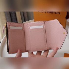 LV Компактный кошелек Артикул： M62742 Изящный и функциональный,