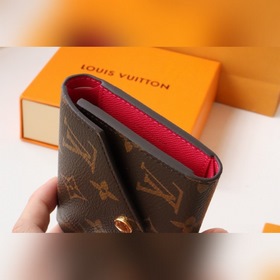 LV Компактный кошелек Артикул： M62742 Изящный и функциональный,