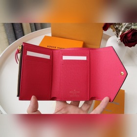 LV Компактный кошелек Артикул： M62742 Изящный и функциональный,