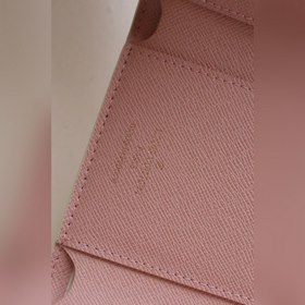 LV Артикул： M62742 Компактный кошелек Мягкий стиль и функциональ