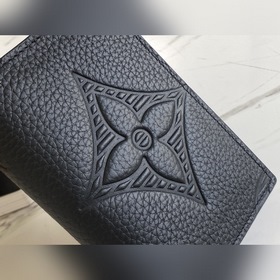 LV Артикул： M60181 Паспорт с тиснением — идеальный аксессуар для