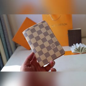 Чехол для паспорта LV Модель M60181 Этот чехол для паспортов из т