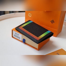 LV Модель M60181 Паспортный чехол Rainbow В садах Королевского дв