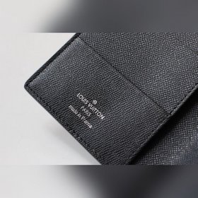 LV Модель M60181 Паспортный чехол Rainbow В садах Королевского дв