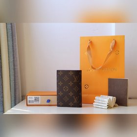 LV модель M64411 Паспортный чехол «Sakura» Идеальный аксессуар дл