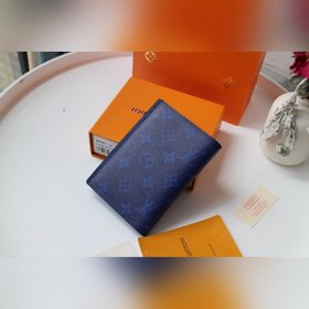 LV Модель M64501 Новый паспортный чехол Идеальный аксессуар для 