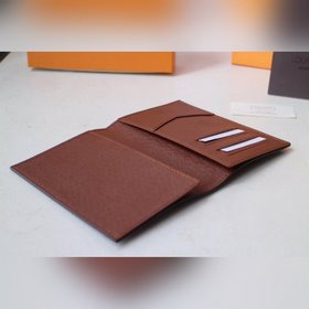 LV Модель M64501 Паспортный чехол Идеальный аксессуар для модных