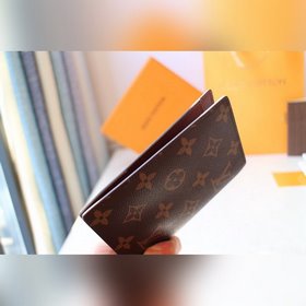 LV чехол для паспорта Модель M60181 Этот чехол для паспортов из т