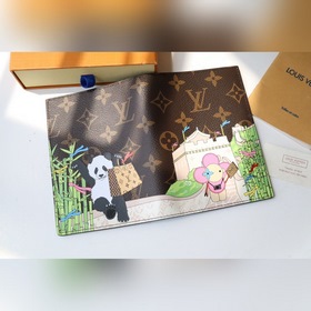 LV Лимитированная серия Паспортный чехол Артикул： M80886 Новый 