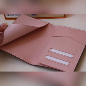 LV Модель： M64411 Паспортный чехол с изображением мишков Идеаль