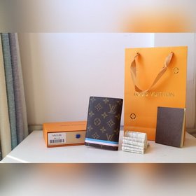 LV Артикул： M64411 Паспортный чехол Идеальный аксессуар для мод