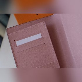 LV Артикул： M64411 Паспортный чехол Идеальный аксессуар для мод