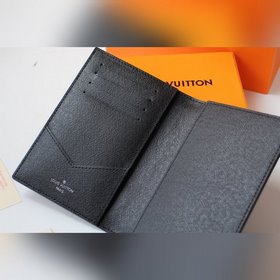 LV Артикул： M62089 Silver Wheat Паспортный чехол Изготовлен из 