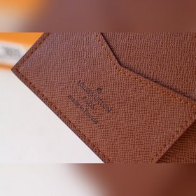 LV Артикул： M64411 Паспортный чехол с изображением собаки породы