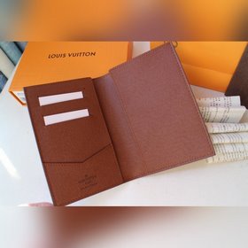 LV Артикул： M64411 Паспортный чехол с изображением собаки породы