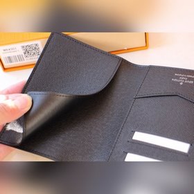 LV Артикул： M64411 Паспортный чехол с изображением лошади Идеаль