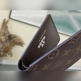LV Артикул： M60895 Кошелек MULTIPLE с желтыми цветами Изготовле