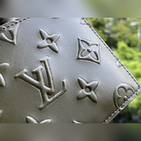 LV Модель M80520 Военный зеленый кошелек SLENDER Этот кошелек S