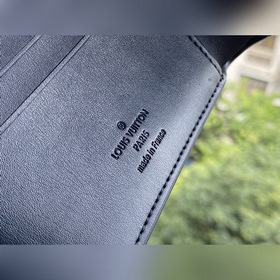 LV Артикул： M80422  Multiple Кошелек Минималистичные линии подч