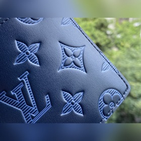 LV Артикул： M80422  Multiple Кошелек Минималистичные линии подч