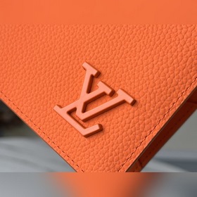 LV Артикул： M81026 Оранжевый кошелек Изготовлен из кожи быка, п