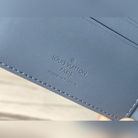 LV Артикул： M81026 Синий кошелек Изготовлен из специально обраб