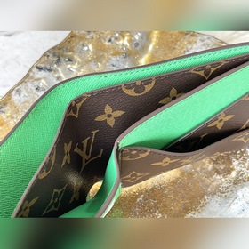 LV Артикул： M81357 Зеленый Костюмный кошелек Серия Новый мужской