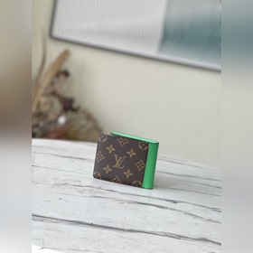 LV Артикул： M81357 Зеленый Костюмный кошелек Серия Новый мужской