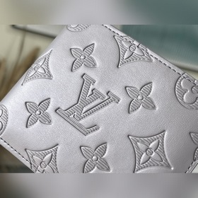 LV Артикул： M81383 2022 Новый кошелек Классический стиль, выраже