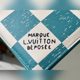 LV Артикул： N60494 Короткий кошелек Этот кожаный кошелек с карм