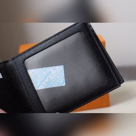 LV AMERIGO Кошелек Модель M60053 Этот кошелек Amerigo сочетает 
