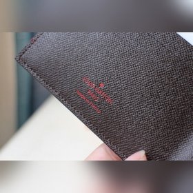 LV AMERIGO Кошелек Модель M60053 Этот кошелек Amerigo сочетает 