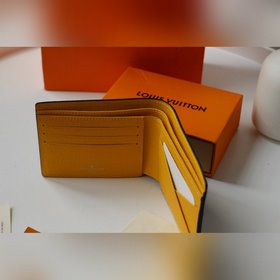 LV модель M60895 Короткий кошелек с логотипом Этот кошелек из сер