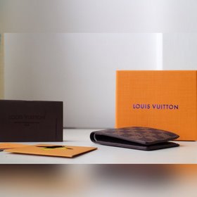 Кошелек LV MULTIPLE Модель M60895 Изготовлен из стильной парусины