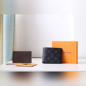 Кошелек LV MULTIPLE Модель M60895 Изготовлен из стильной парусины