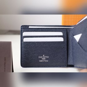 Кошелек LV MULTIPLE Модель M60895 Изготовлен из стильной парусины