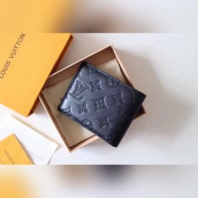 LV MULTIPLE Кошелек Модель M62901 Этот кошелек Louis Vuitton Mult